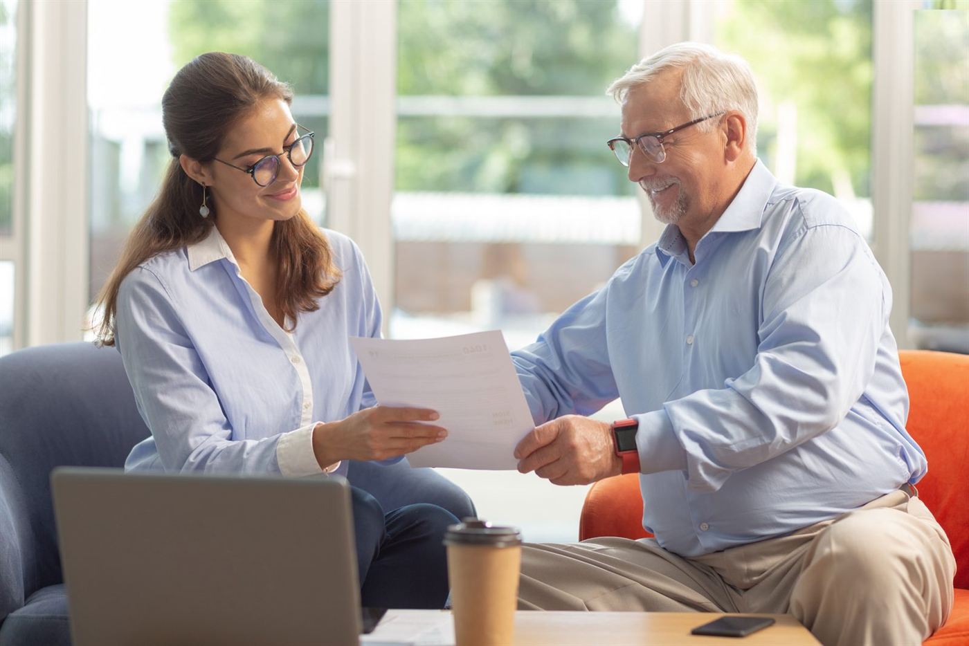 Prime de fidélité mutuelle : est-ce vraiment rentable de garder le même contrat ?