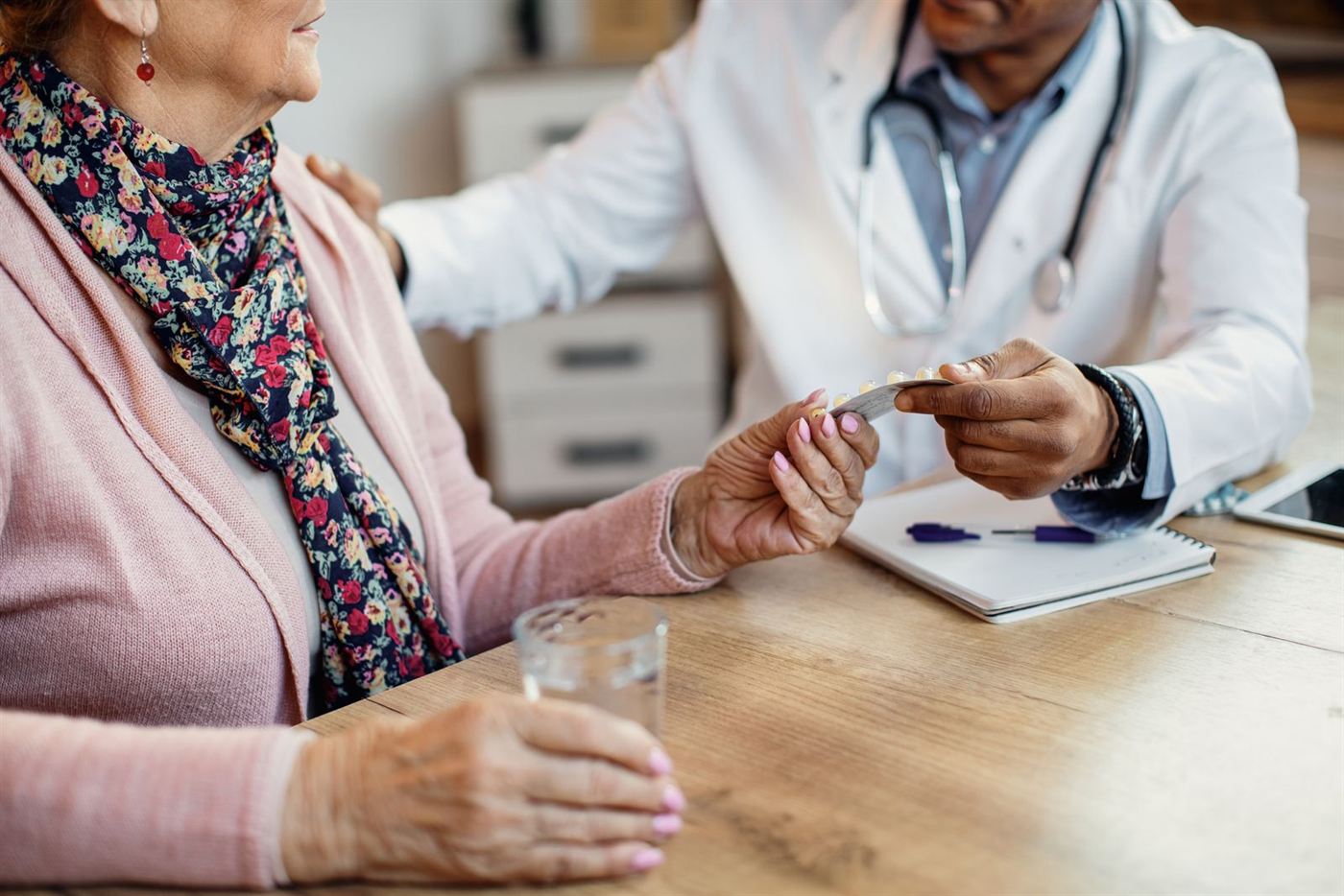 Surcomplémentaire santé pour senior : dans quels cas est-ce vraiment utile ?